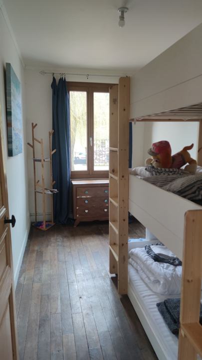 Chambre 5, trois lits superposés