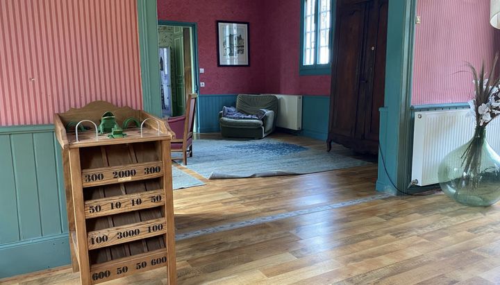 Le jeu de la grenouille, à l'entrée du petit salon